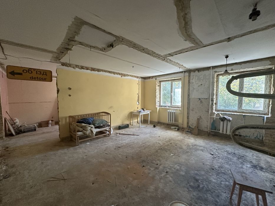 Продам 3-кімнатну квартиру  . Центр