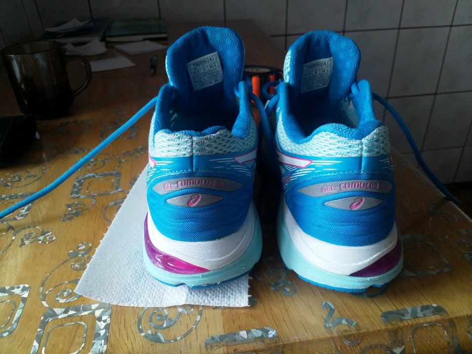 Продам кросівки ASICS 38 розмір