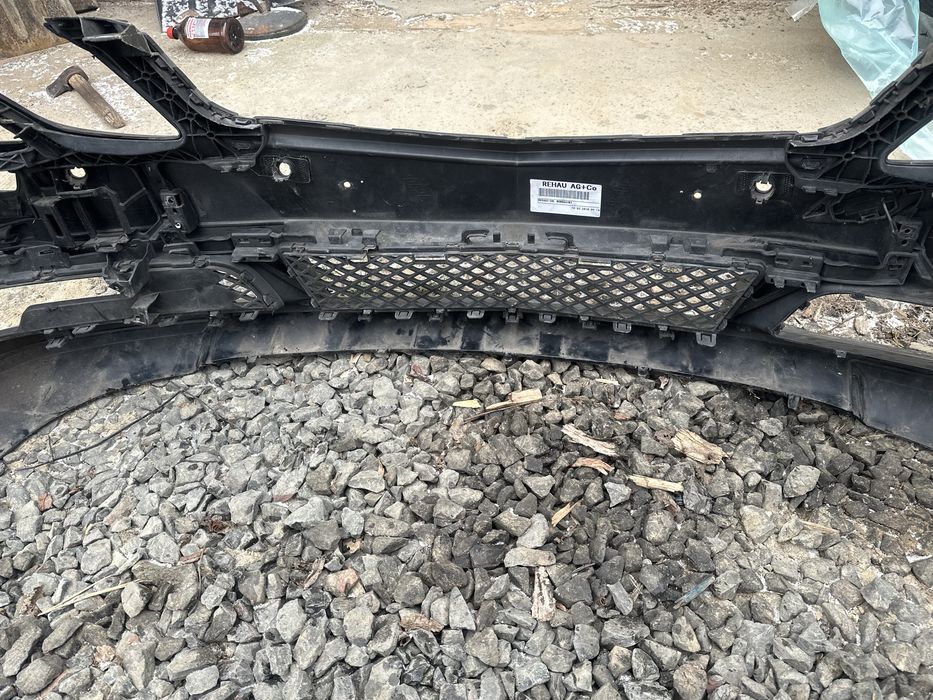 Бампер передній Mercedes W207