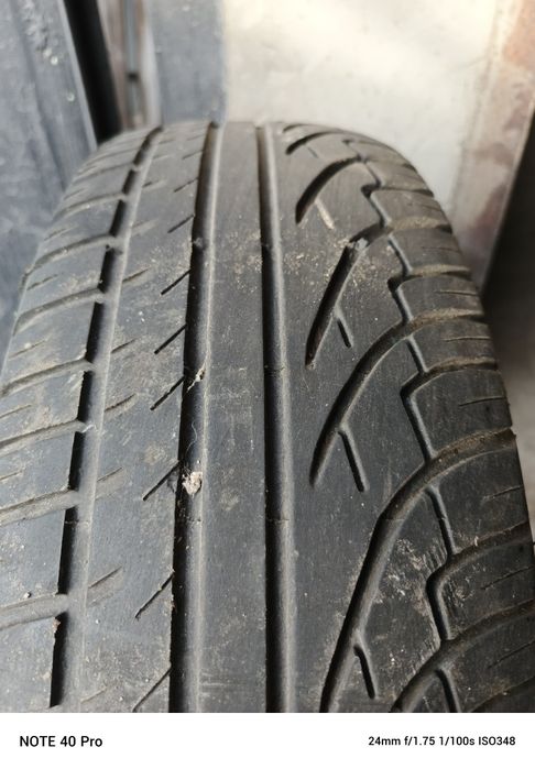 Шина б/у продам .