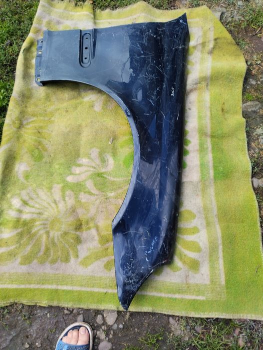 Мерседес. Крило переднє.