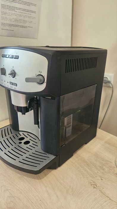 Продам кавову машинку, кавоварку Saeco, Delonghi