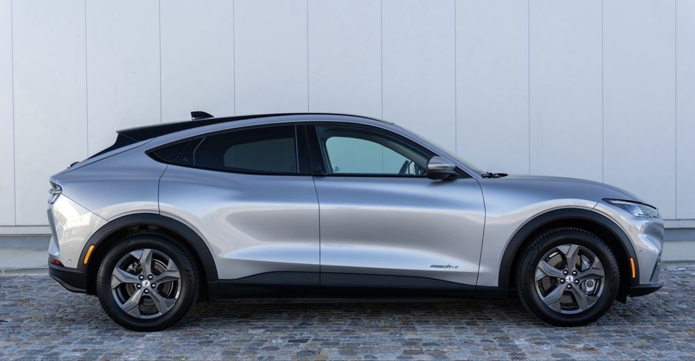 Ford Mustang Mach-E 75.7 kWh Premium AWD