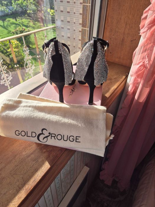 Sandálias Pele Preta Gold&Rouge Novas tam 36