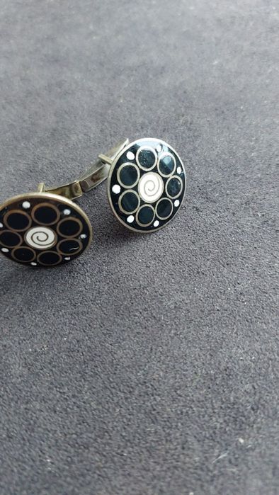 Srebrne spinki do koszuli