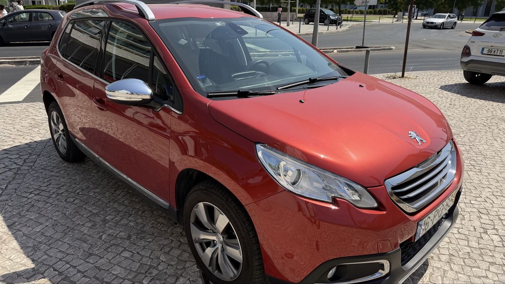 Peugeot 2008 1.2 PureTech Allure — photo 2