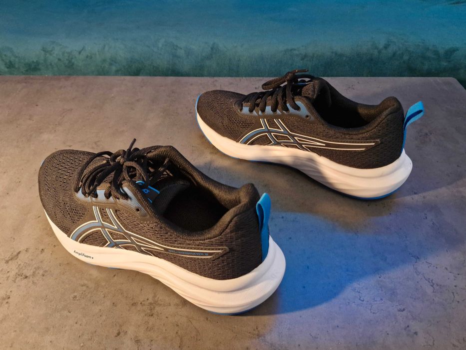 Buty do biegania ASICS Gel-Winhawk 5 [jak nowe]
