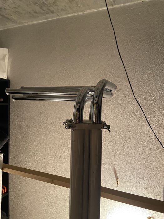 Charriot ajustavel com rodas