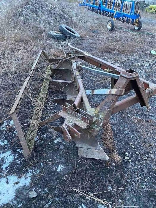 Продам плуг ПЛ-5.25