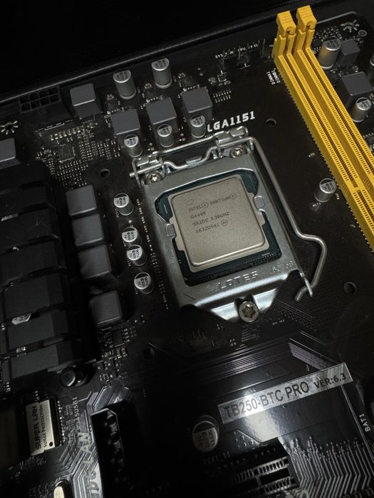 Материнська плата  Biostar TB250-BTC  + процесор intel