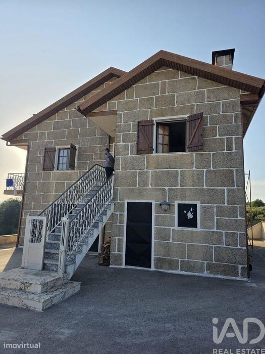 Moradia isolada T7 em Montalegre e Padroso de 120 m2