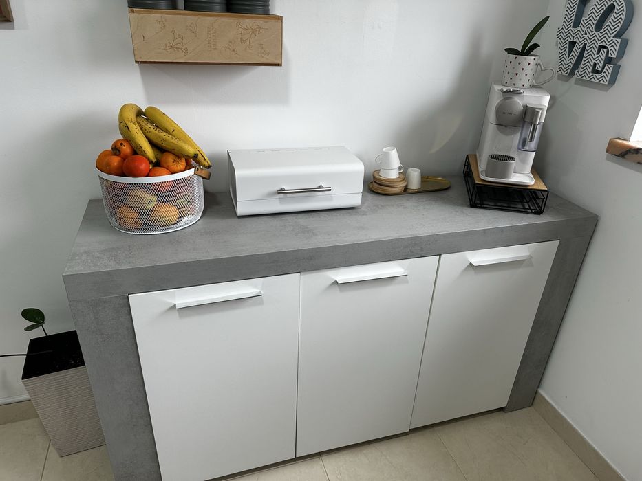 Aparador  em excelente estado, branco e cinza