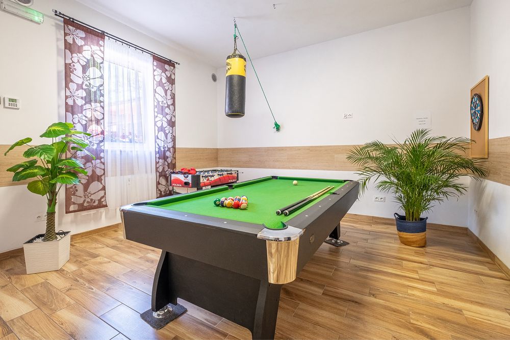 Łeba BLISKO MORZA- Pokoje, Apartamenty, Studia położony w lasku sosnowym!