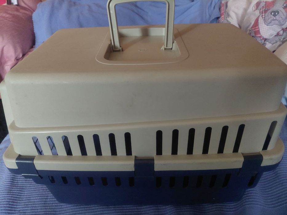 Переноска для собак або котів.