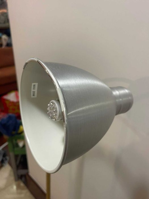 Candeeiro ajustável