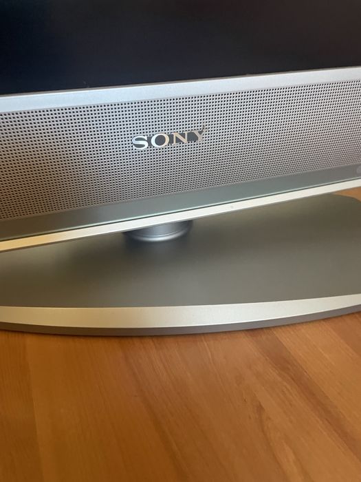 Televisao 32 cm usada mas pronta a usar