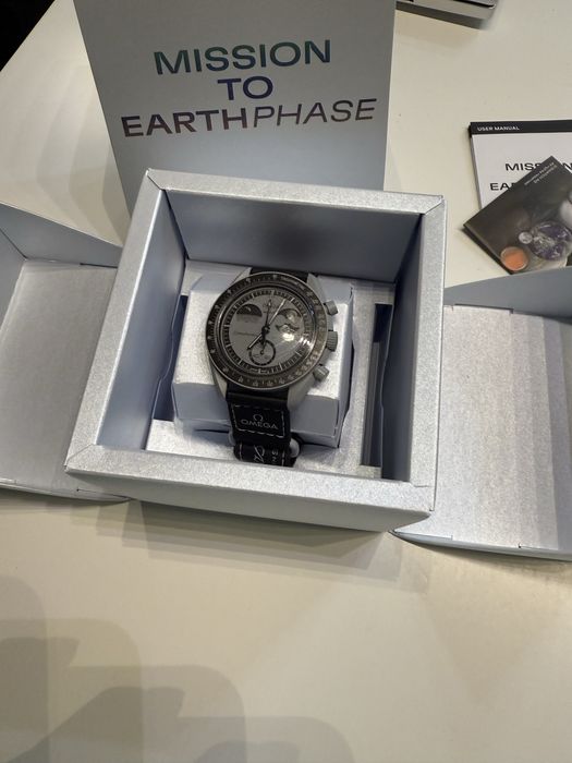 Omega & Swatch Swatch x Omega Moonswatch Mission to Earthphase