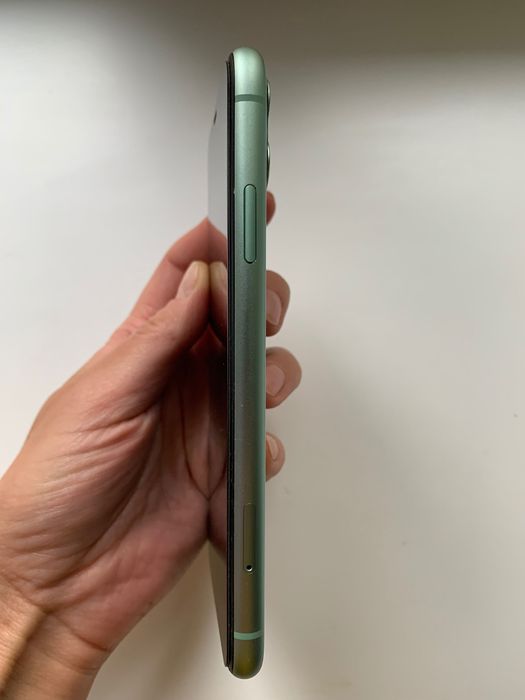 Телефон iPhone 11