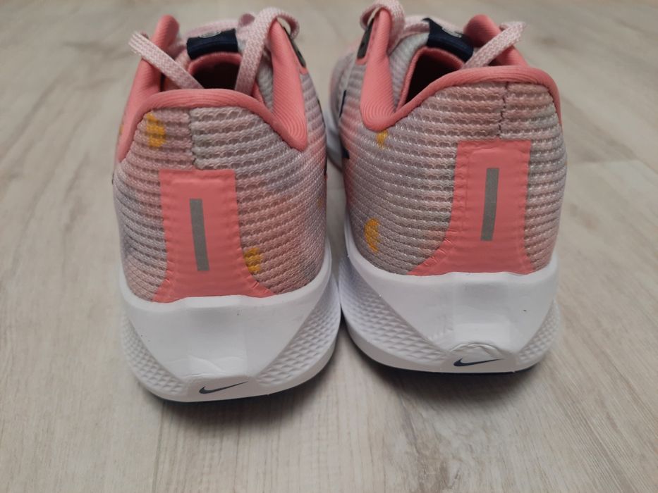 Оригінальні жіночі кросівки NIKE PEGASUS 40 PREMIUM PINK DV7890-600