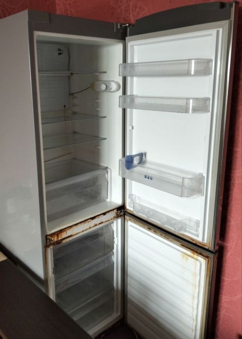 Холодильник  Whirlpool