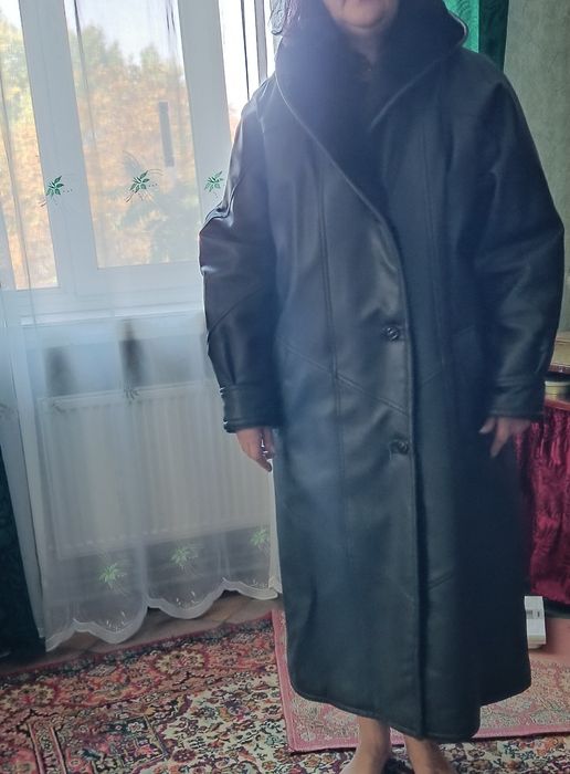 Продам новое тёплое зимнее пальто