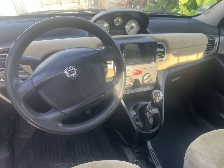 Lancia  ypsilon