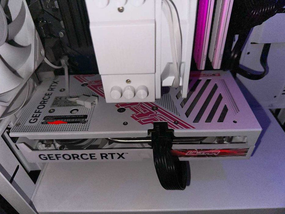 Colorful GeForce RTX 4060 Ultra Z — Excelente Estado