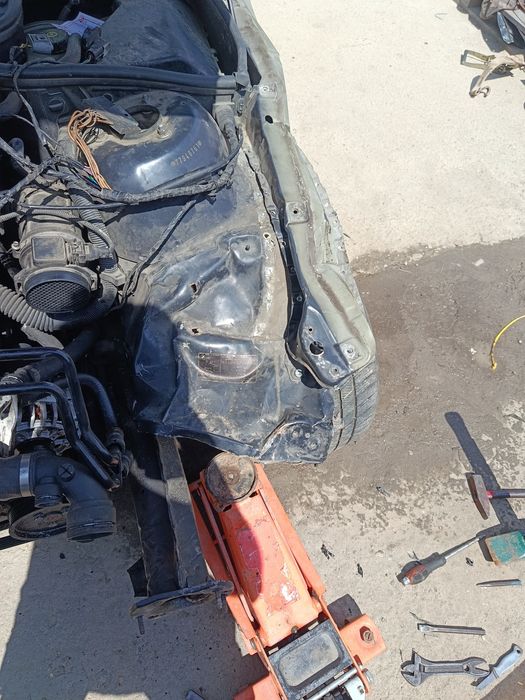 BMW E46 coupe 2.2benzyna ,po kolizji ,do poskładania