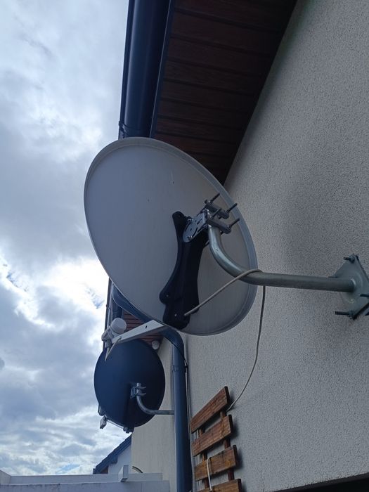 Antena satelitarna