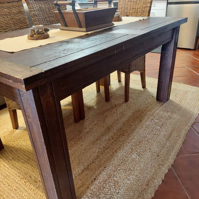 Mesa em madeira de carvalho