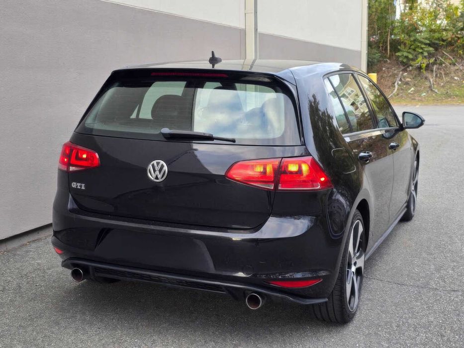 Volkswagen Golf GTI      2015