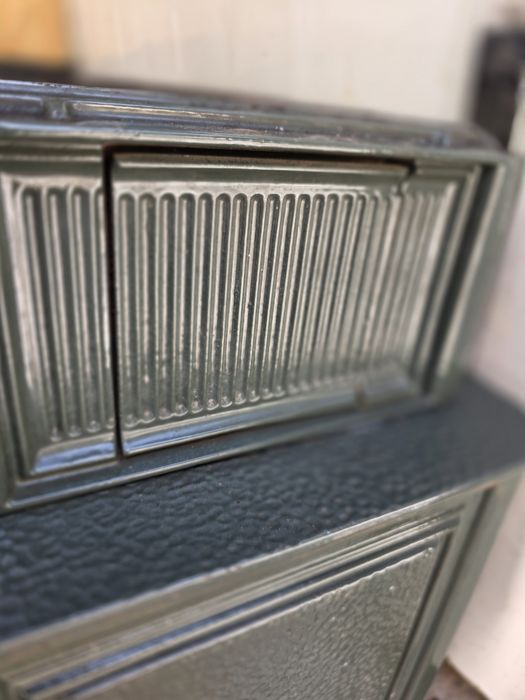 Piekny emaliowany piecyk  Jotul . Długość polan 60 cm