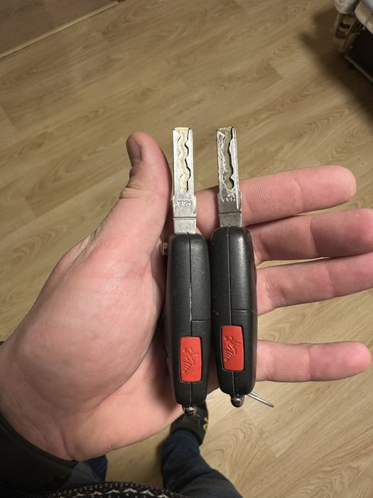 Оригінальні Ключі від авто Фоксваген Джета 6