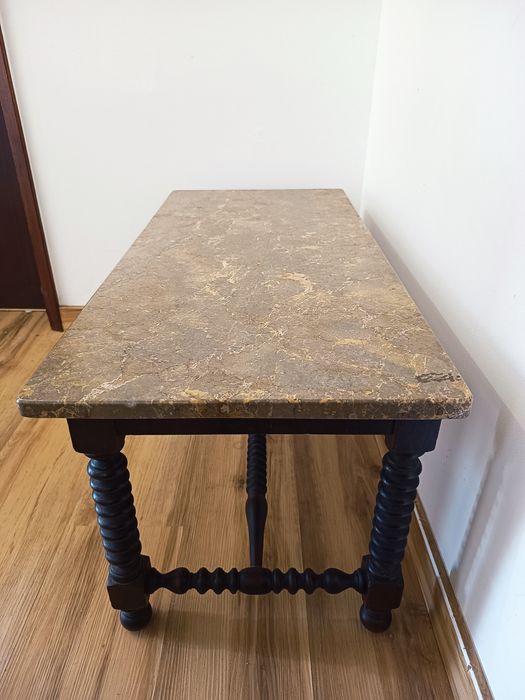 Mesa de Apoio  com Tampo em Mármore