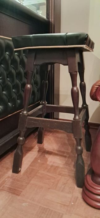 Móvel bar, vintage, com 2  bancos.