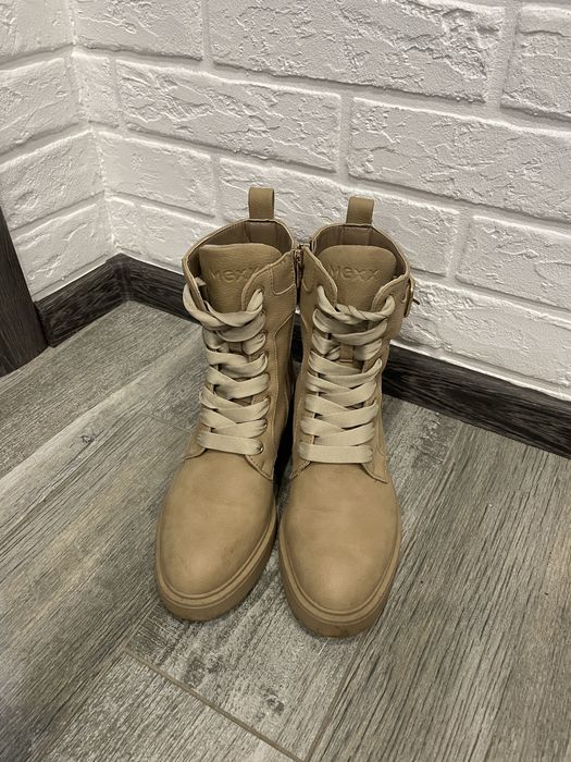 Чоботи жіночі осінні