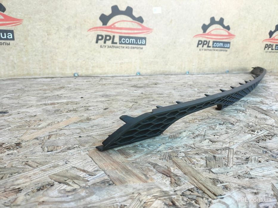 Audi A3 8V 12-16 S-Line HB накладка молдинг бампера заднего 8V3807834A