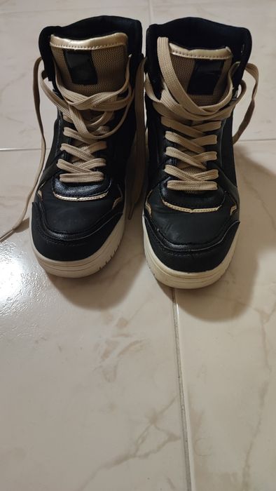 Sapatilhas tipo bota