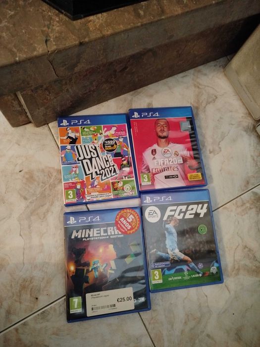 PlayStation 4 mais comandos e jogos