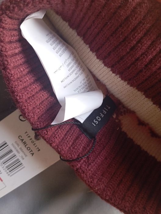 Tiffosi O novo gorro de lã tricotado para meninas.