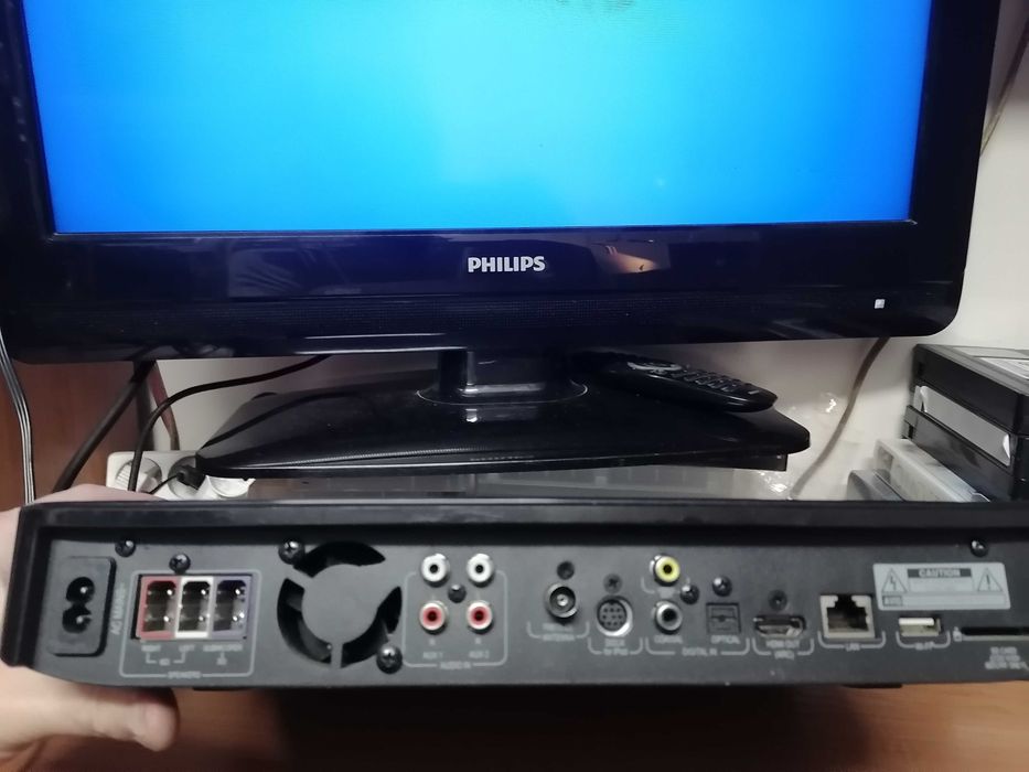 Amplituner blu-ray Philips HTS 4282 pilot