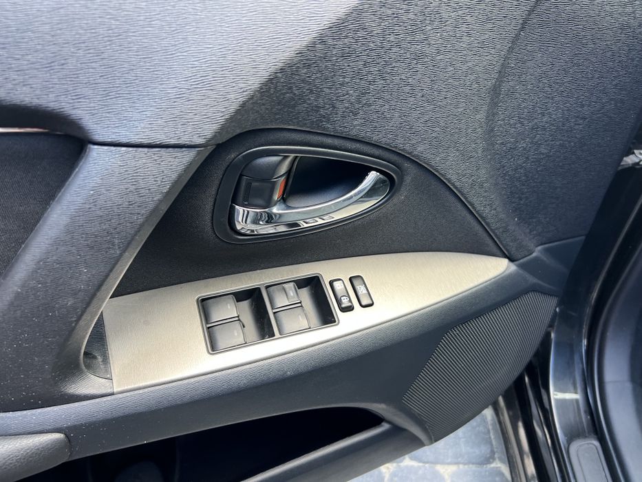 Toyota Avensis 2011 дизель автомат