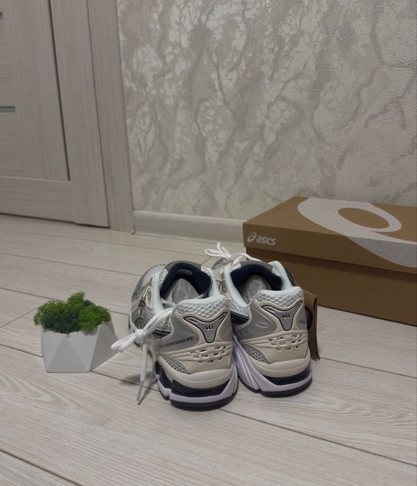 Asics gel-kayano 14 black/white/blue (42,5  EU)