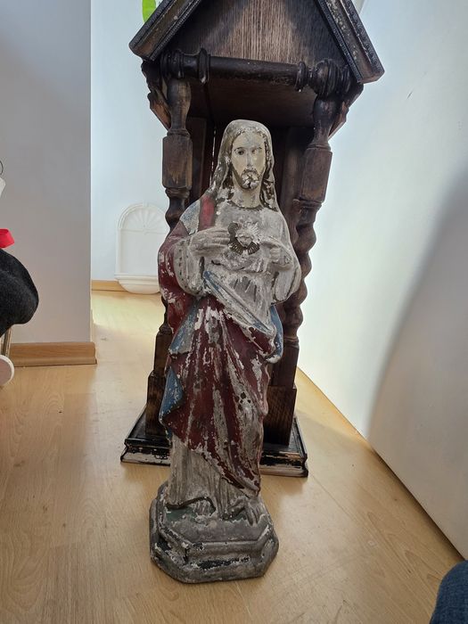 Stara, retro kapliczka święta, drewniana, święta figura, Jezus,