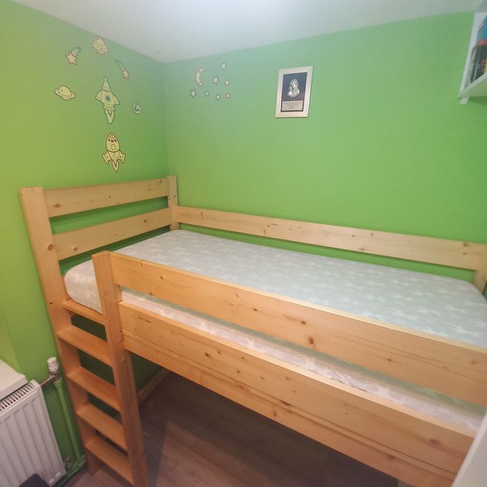 Solidne drewniane łóżko piętrowe + materac. Stan Idealny.