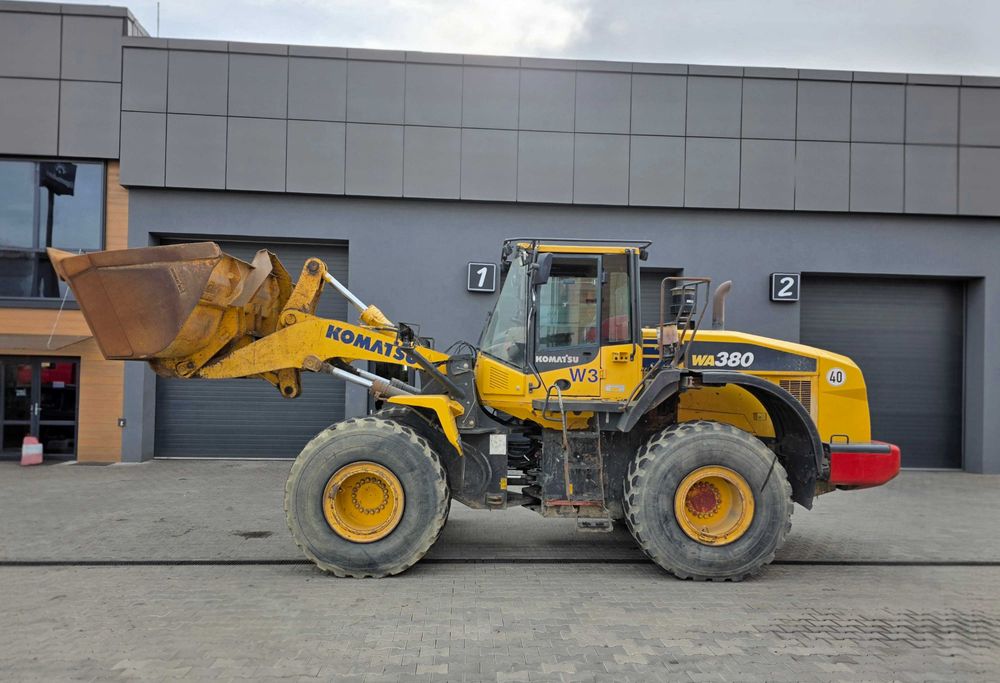 Фронтальний навантажувач Komatsu WA380-7