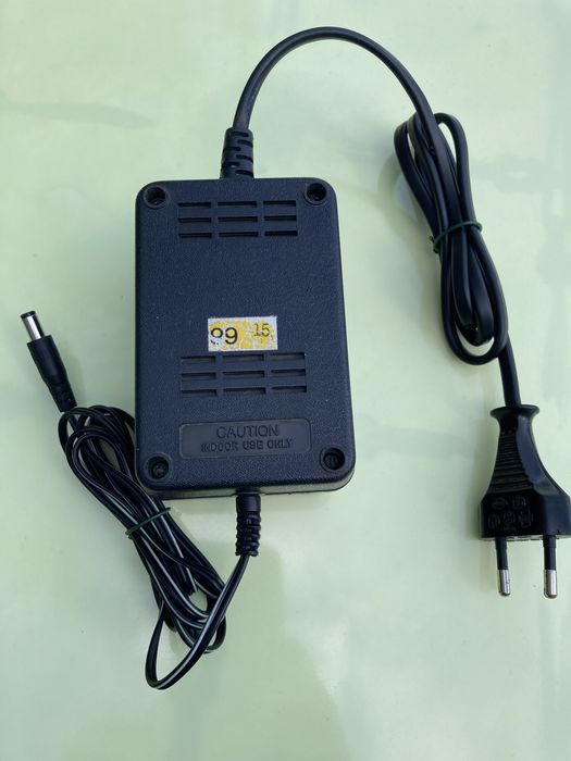 Samsung KNE-1412 AC Adaptor 14V 1,2A 28VA