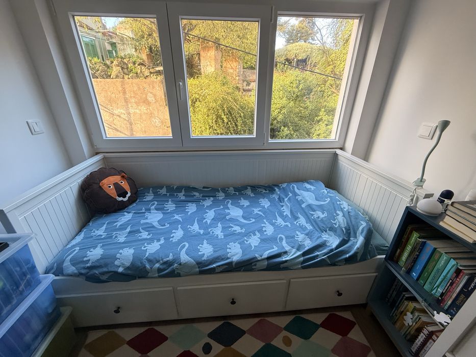 Cama criança/adolescente ikea modelo Hemnes, convertivel em cama casal