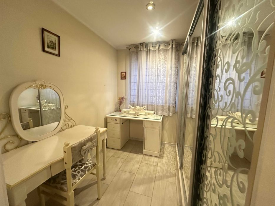 Продам 3-кім. квартиру вул. Марка Безручка 25 / метро Берестейська/