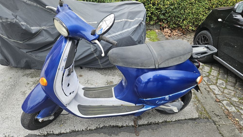 Vespa Ano 1999 - Porto